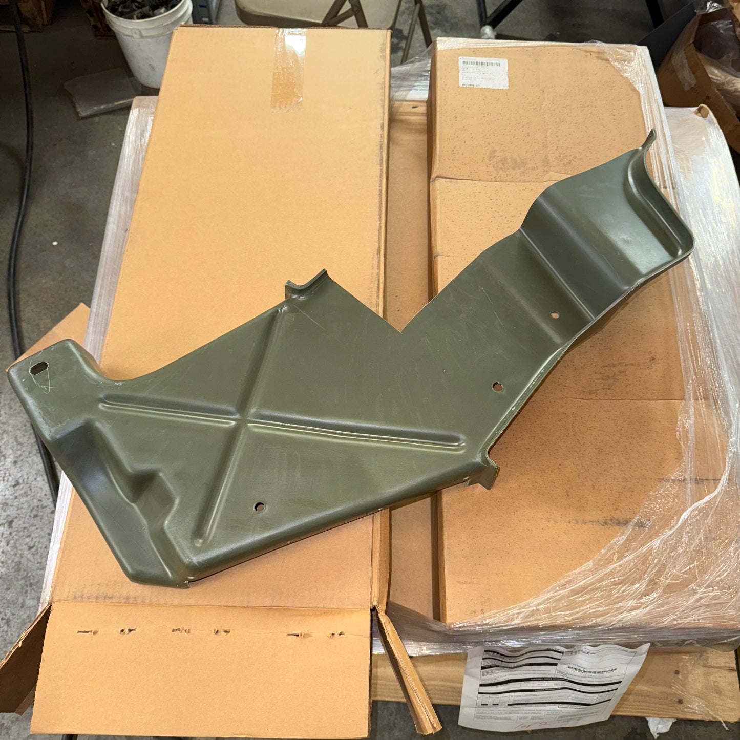 SPLASH SHIELD , RH ; Mil. Humvee ; 12460531-1 RCSK17608-2 2540-01-461-1460