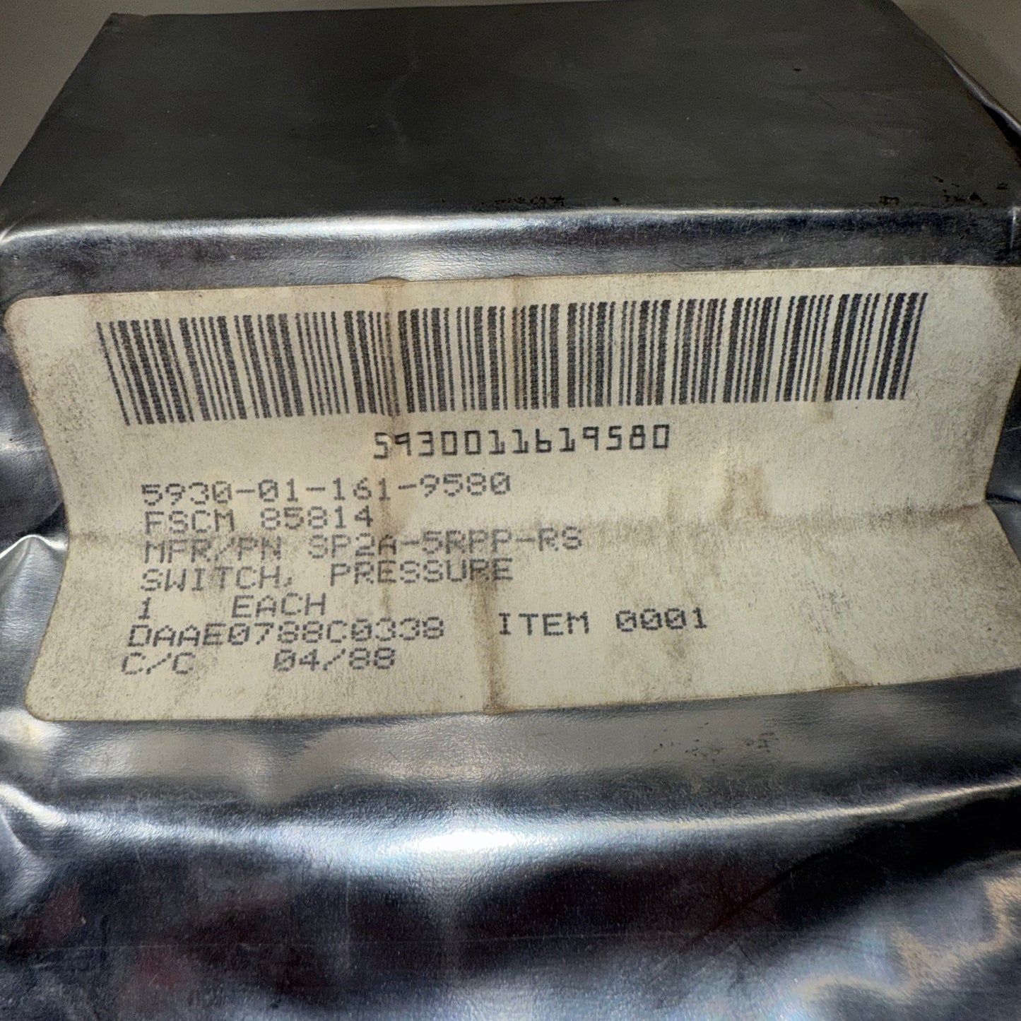 Switch , Pressure ; M939 5TON 5930-01-161-9580 12302684