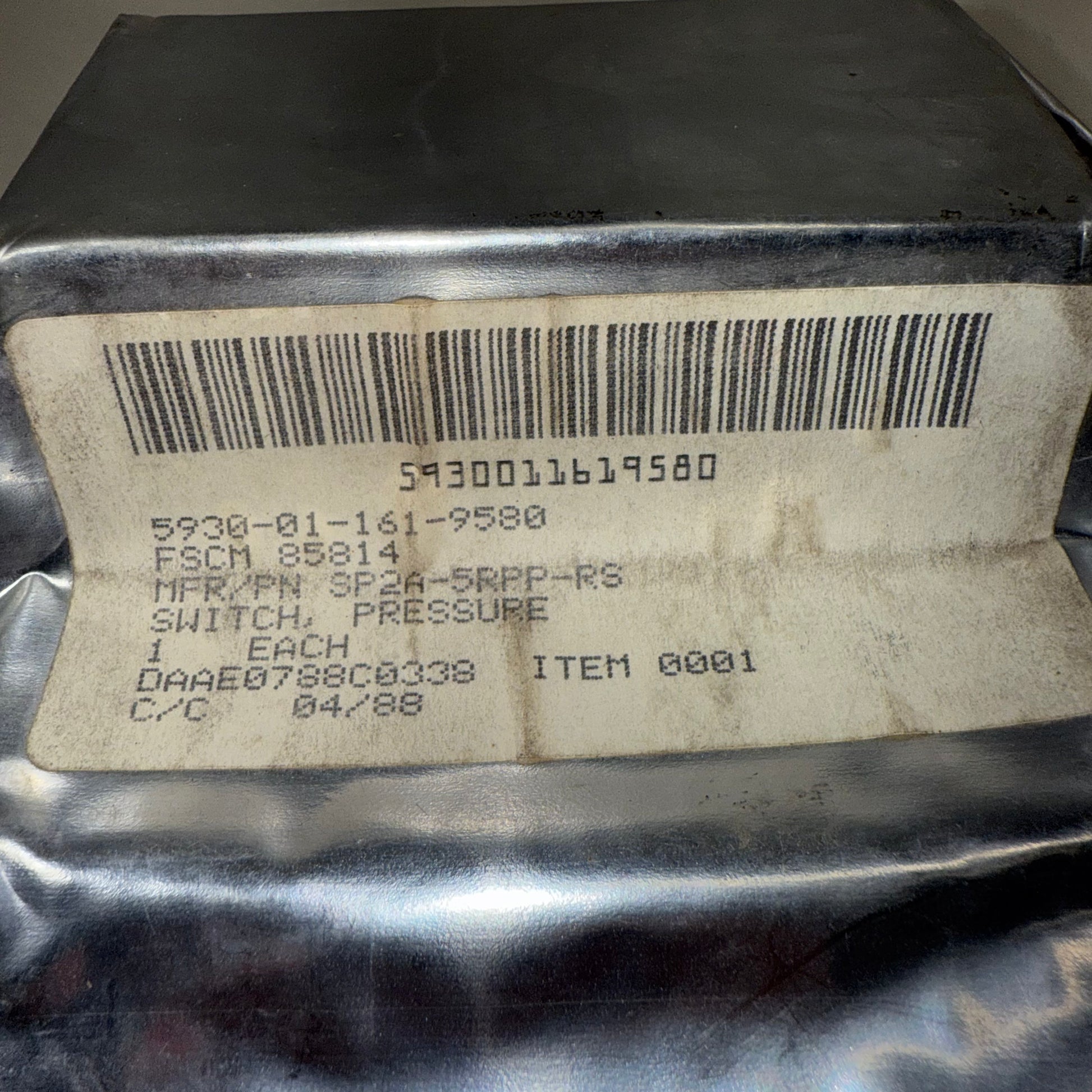 Switch , Pressure ; M939 5TON 5930-01-161-9580 12302684