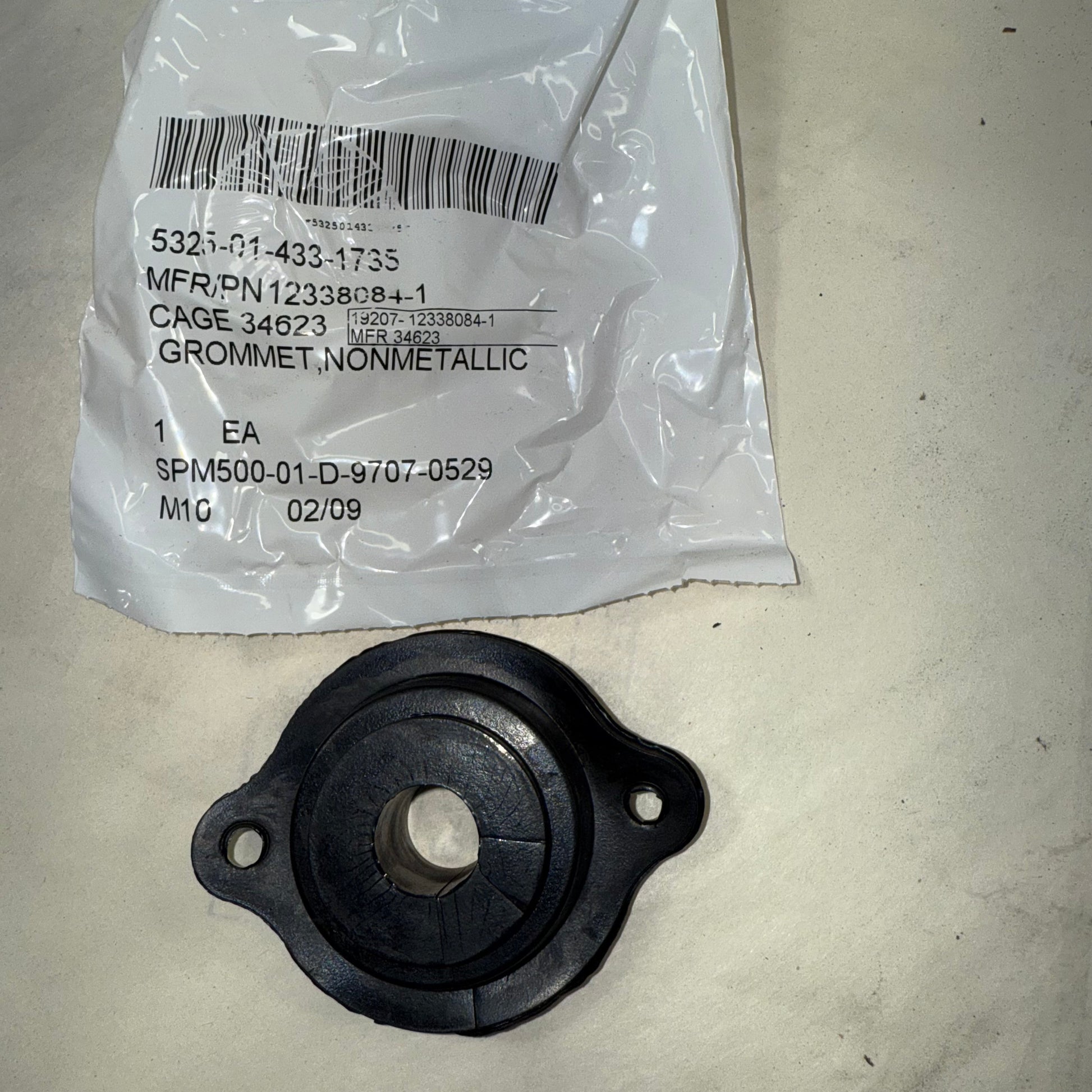 Grommet, Radio Cable 5325-01-433-1735 12338084-1 RCSK17766