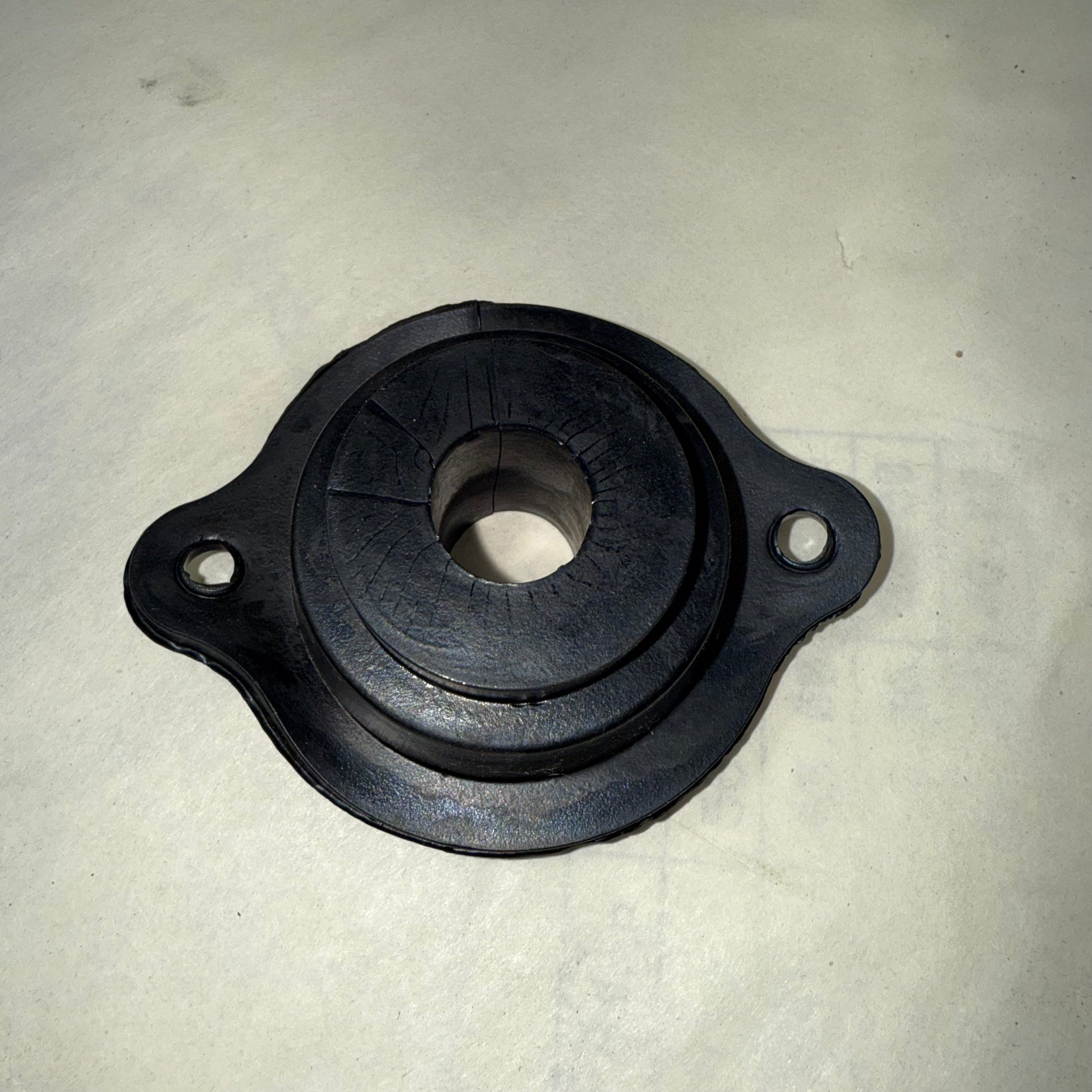 Grommet, Radio Cable 5325-01-433-1735 12338084-1 RCSK17766