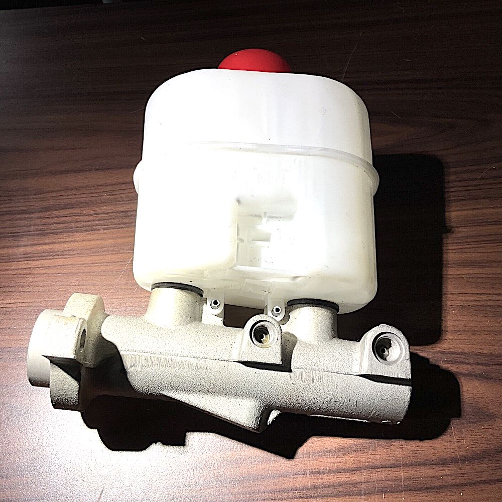 Brake Master Cylinder ; Humvee Hummer ECV ; 2530015685097 6500446 02040C2315