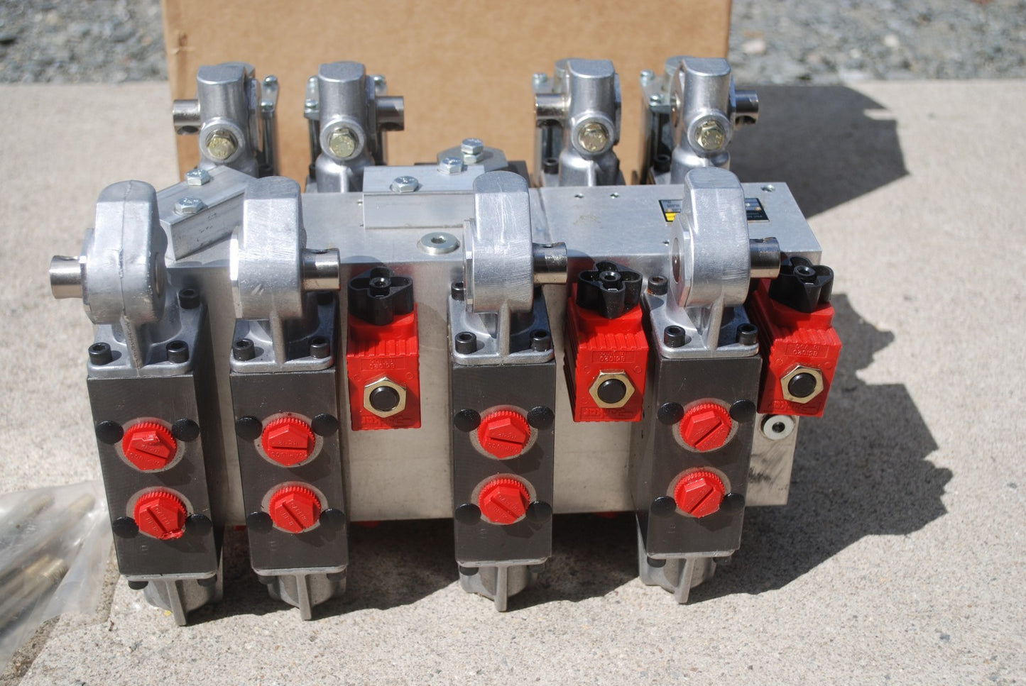 VALVE,LINEAR,DIRECTIONAL CONTROL 4810-01-193-1871 60650-98 7-926-001482 2CK126 606500-8