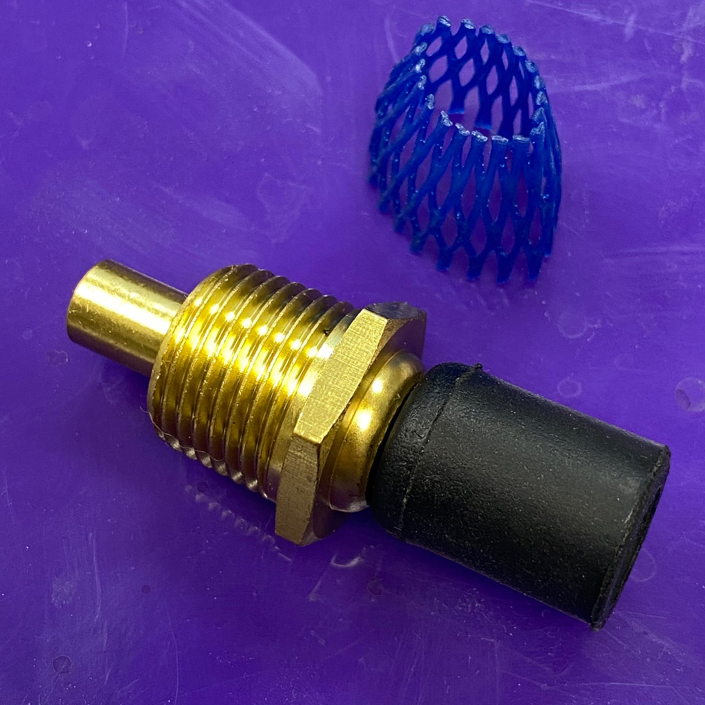 Temperature Sending Unit ; M939 M35 M809 ; 6685-00-814-5271 MS24537-1 7389566