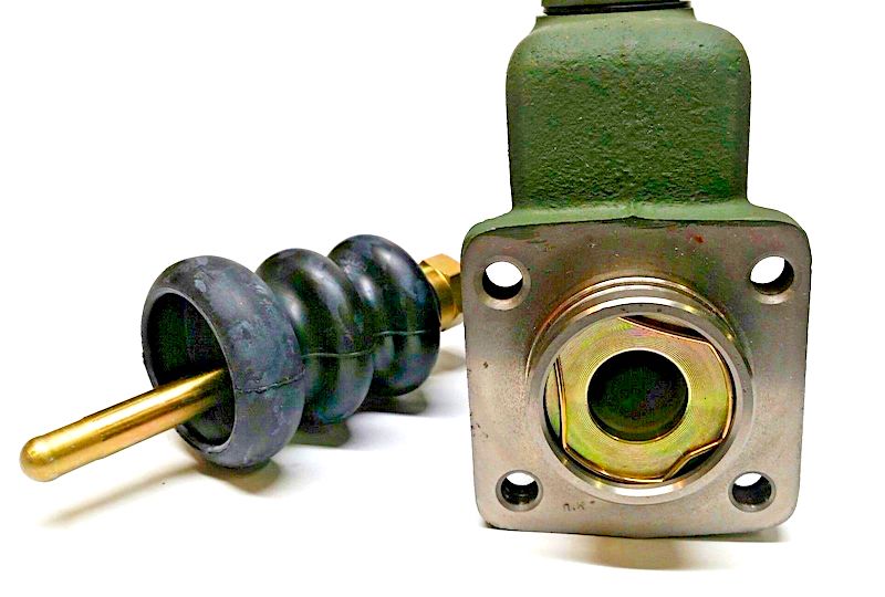 MASTER CYLINDER ; M939 5TON ; 7411070 MC390803 101199R91 KC6080 2530-00-741-1070