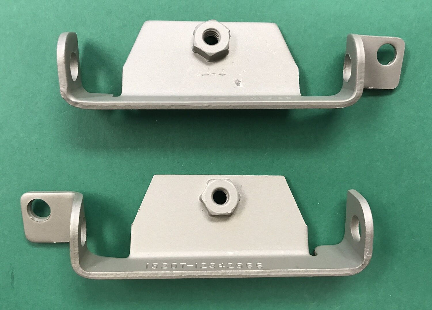 Bracket Set for Parking Brake, LH&RH; MIL. HUMMER; 12342965 (RH) & 12342966 (LH)