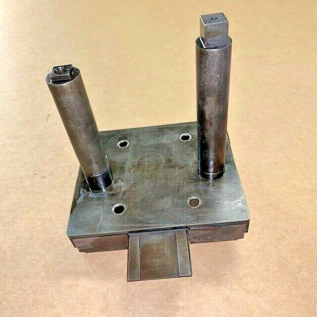 LATCH ASM, DOOR (Top Frt. RH) Frag 5 ; M1114 Hummer ; 2540015640857 16874-FTR-75