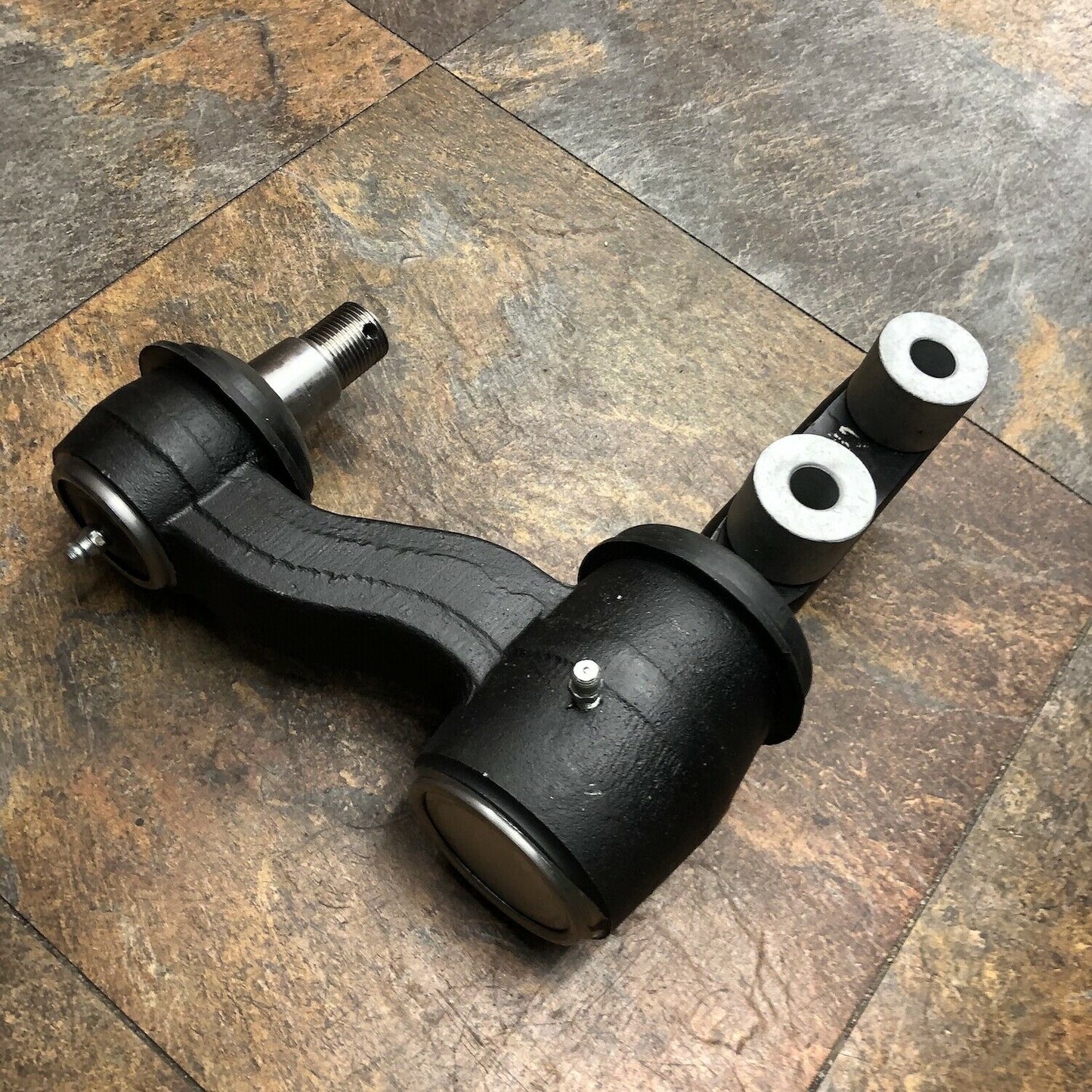 Idler Bracket, Super-Heavy Duty; Hummer M1151 Alpha ; 6015229 3040015394911