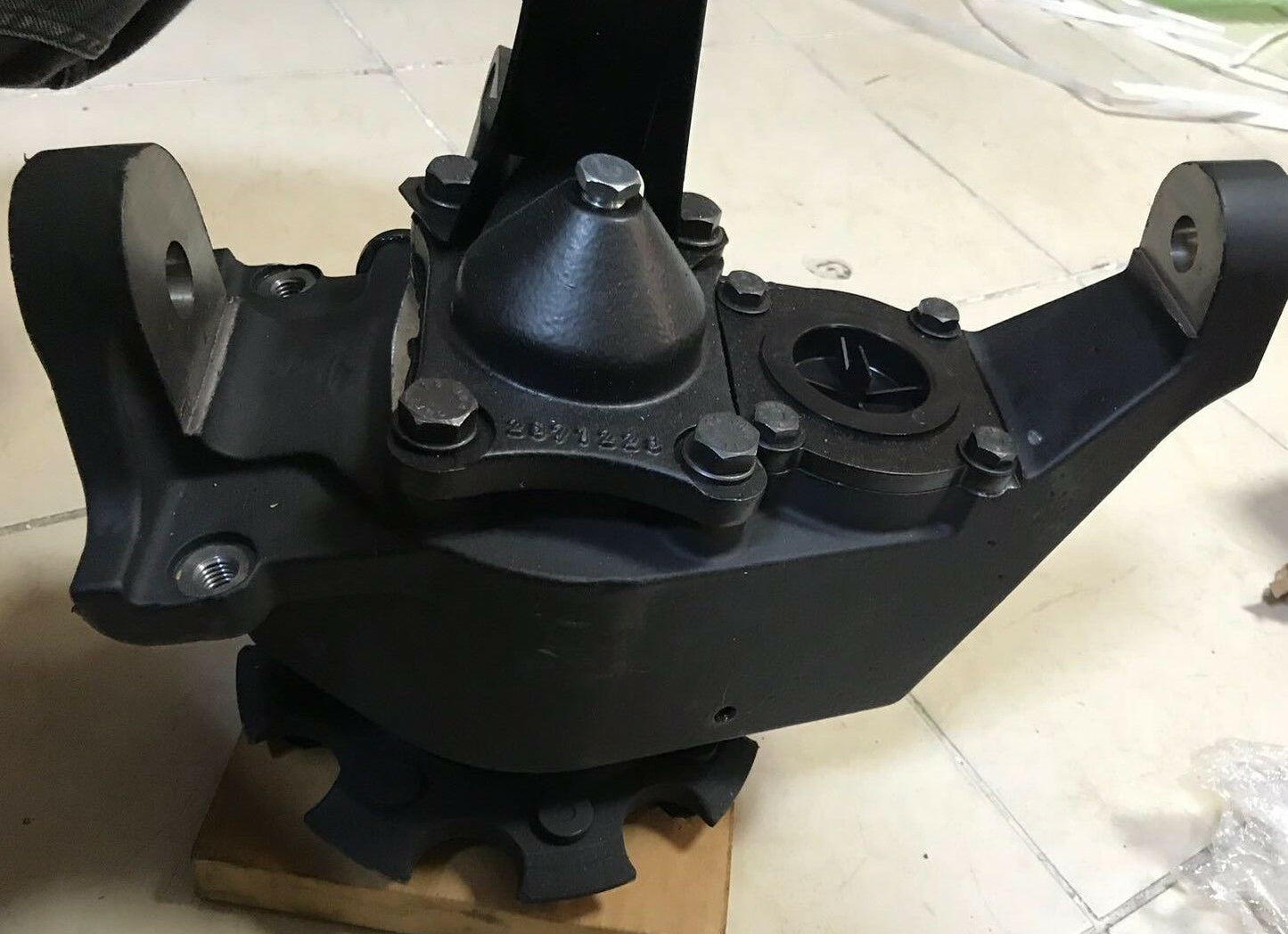 CTIS Knuckle - Geared Hub 12K;Hummer; 2530014133653 12446898-2 6009352 RCSK17068