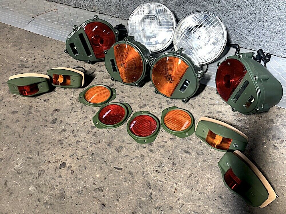 Set of Lights & Reflectors w/383-Green Housings&24v bulbs - Hummer M35 M939 etc.