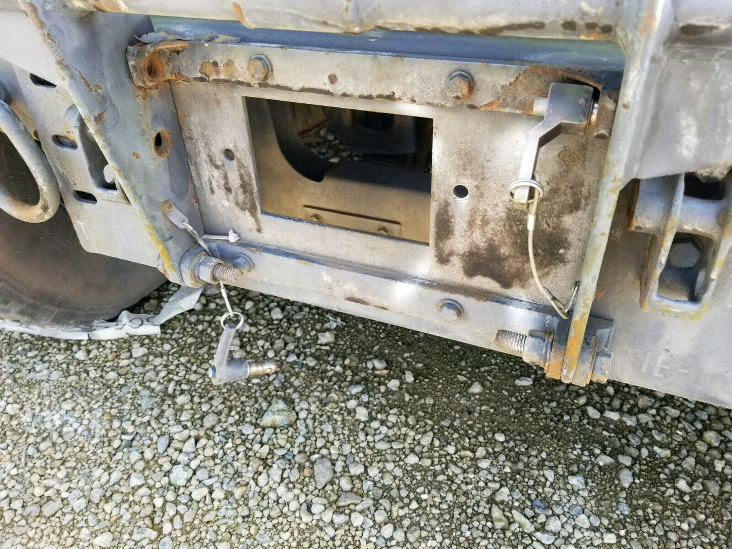 Upper & Lower(Brush Guard to Bumper)Brackets ; Hummer Humv ; 12460279 & 12460280