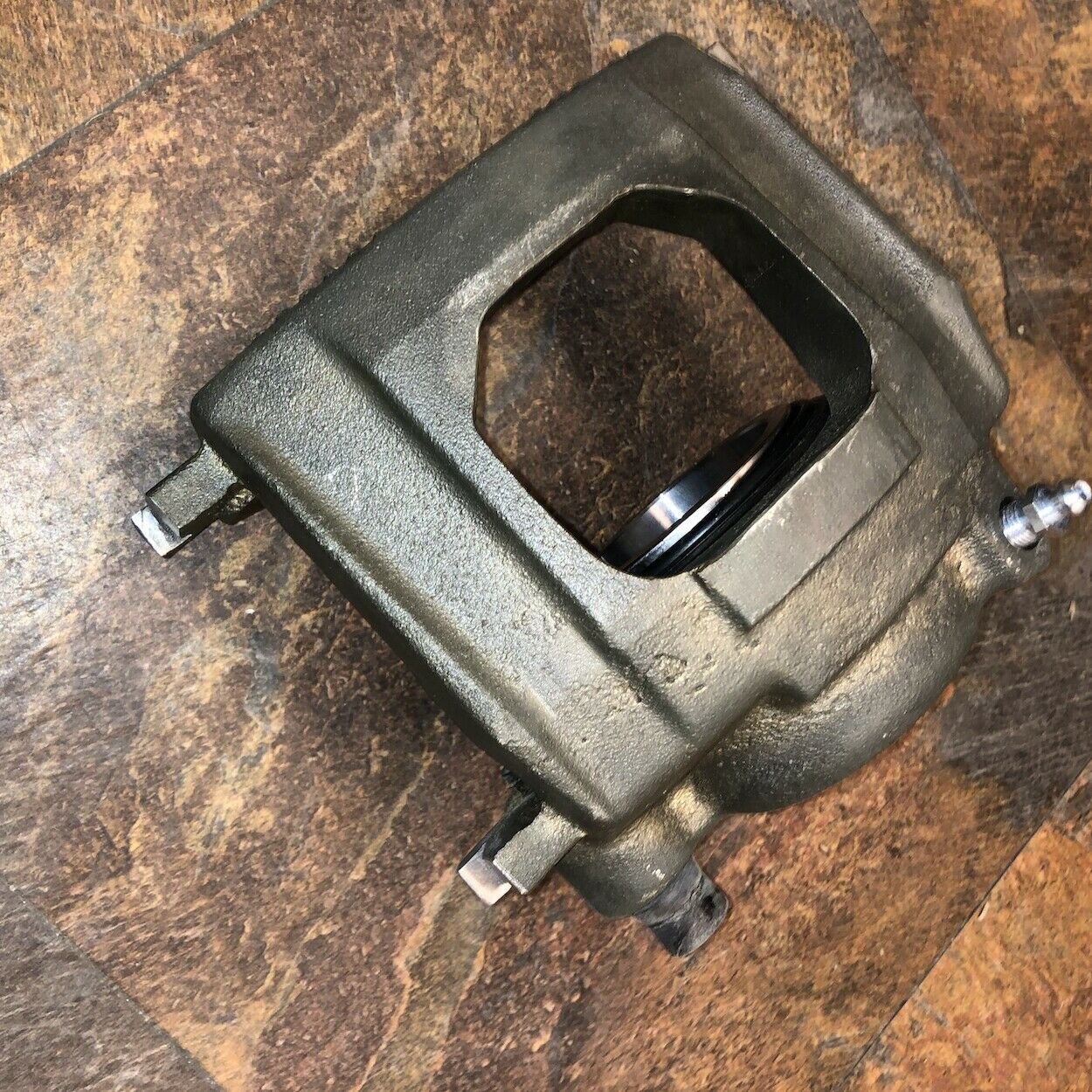 Front Brake Caliper - LH; Mil. Hummer H1; 2530-01-484-9573 103700-10 5745454