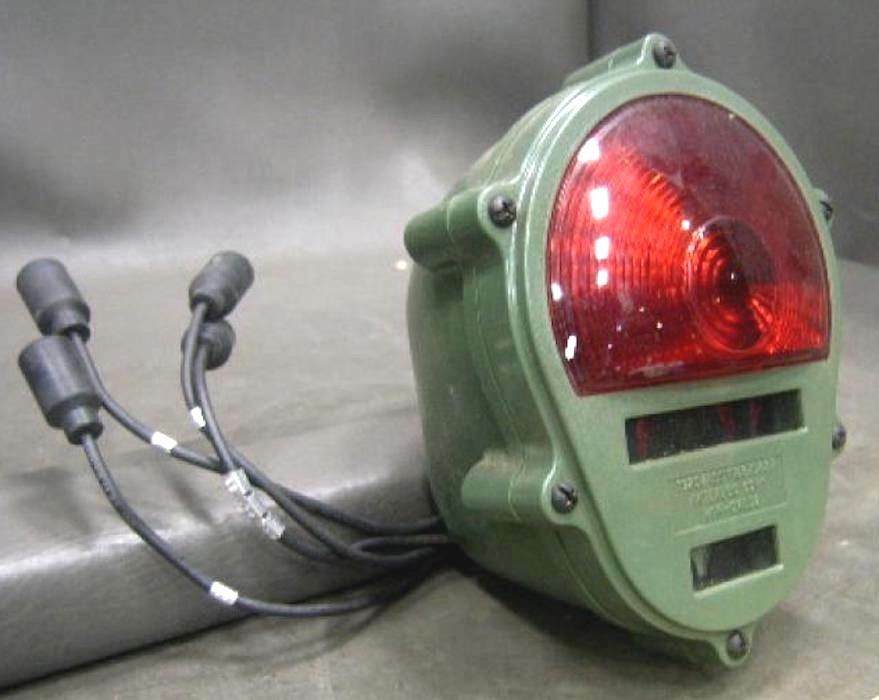 Tail-Light - 24v Green Plastic Housing w/ Red Lens ; 12375837 6220-01-372-3883