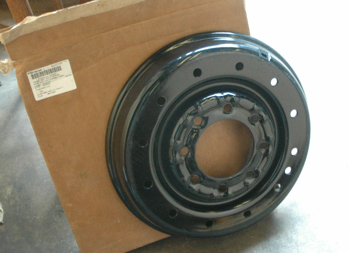 RIM WHEEL , OUTER , 12-BOLT 3850-lb ; Mil. Hummer ; 12460178 2530-01-417-8450