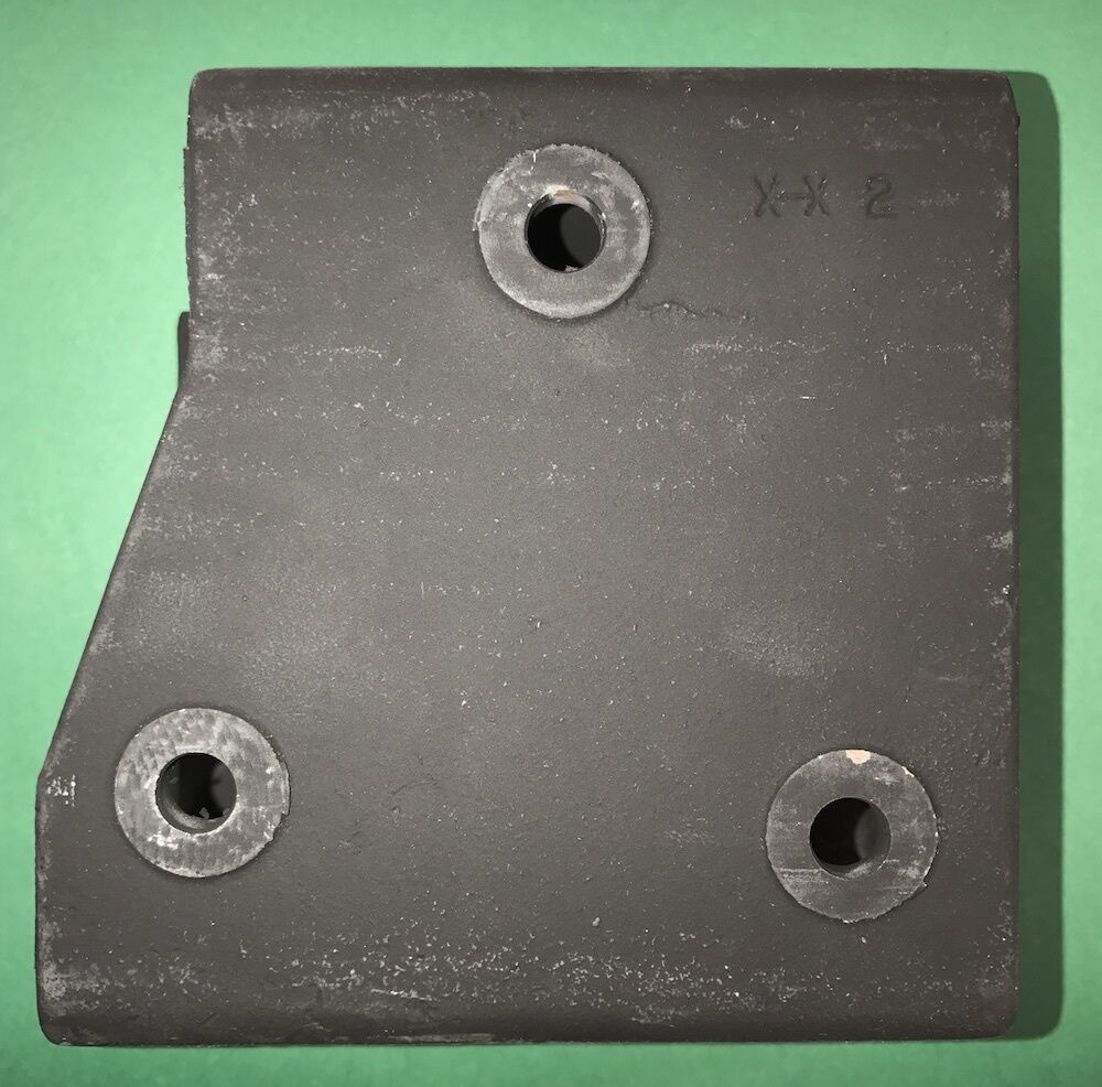 BRACKET , ENGINE MOUNT , RH ; M998A1 H1 HUMMER ; 12480690 2510-01-589-4669