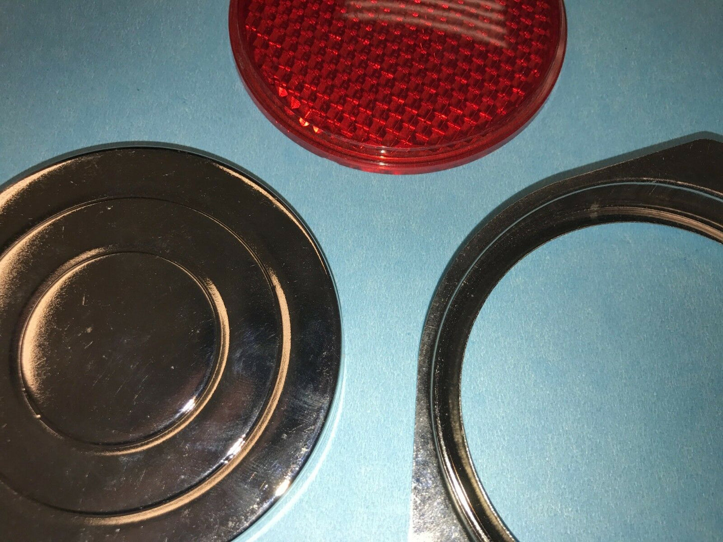 4 each - Reflectors - RED ; MIL. HUMMER M998 ; 12342500-1 9905-01-478-4267