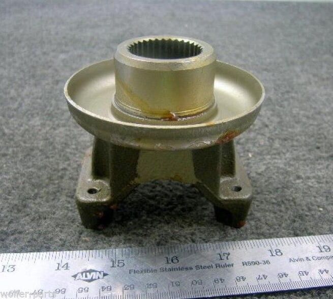 YOKE & SLINGER , OUTPUT FRONT TRANSFER, MIL. HUMMER ; 2520-01-168-7878 ; 5740013