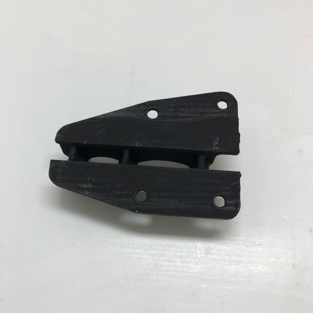 Bracket RH-Frt.Susp. 2nd Crossmember; Humvee M1114 ; 5591678 2510011856648 12338155-2