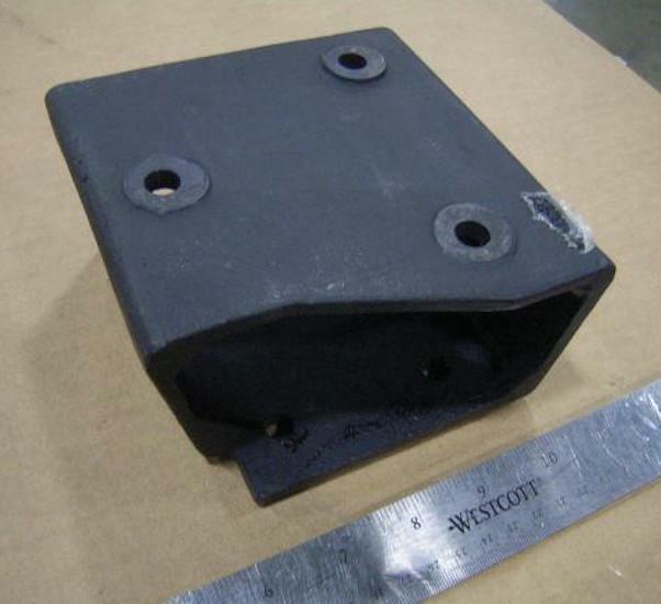 BRACKET , ENGINE MOUNT , RH ; M998A1 H1 HUMMER ; 12480690 2510-01-589-4669