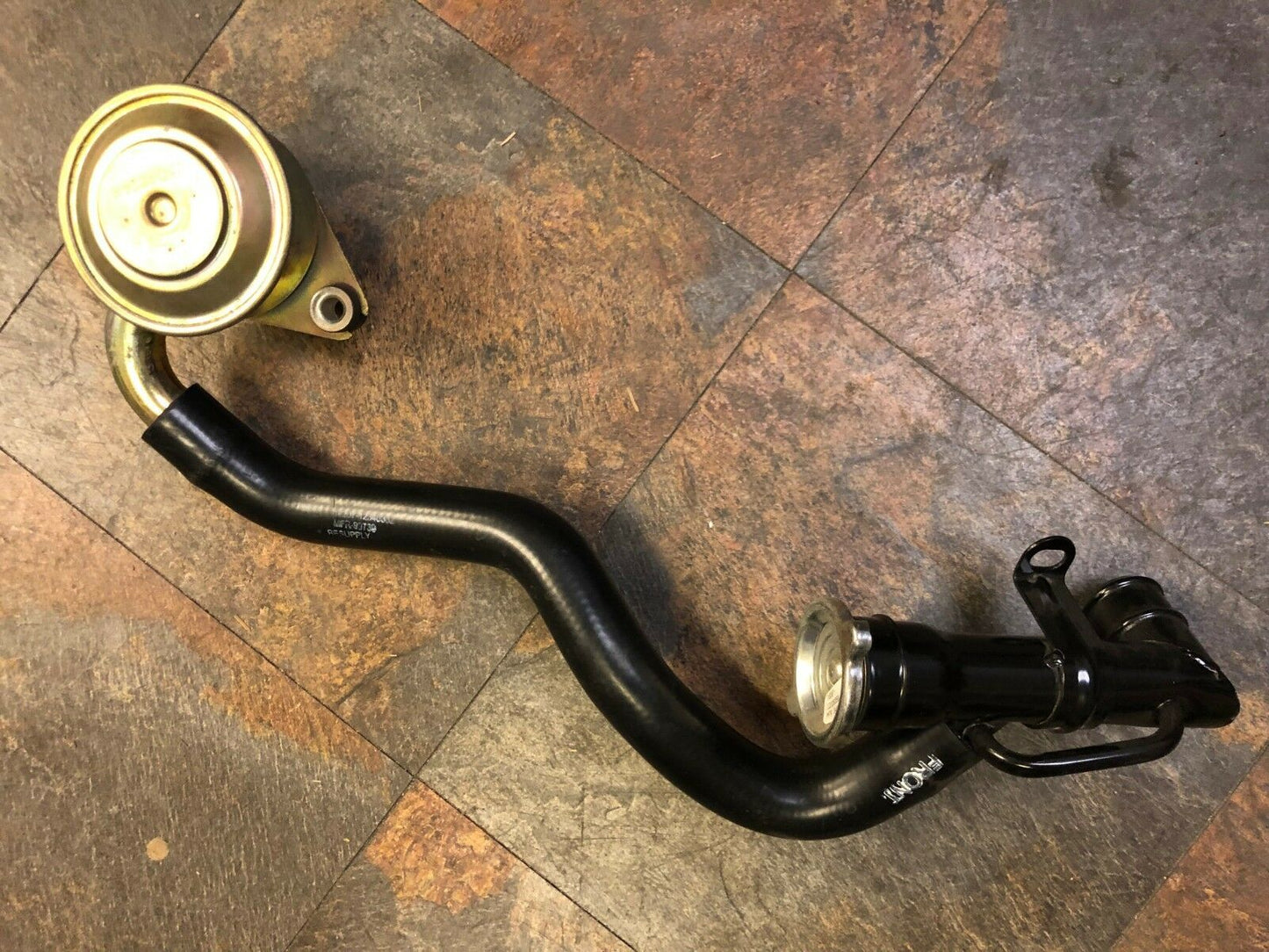 Hose, Preformed CDR Valve to Oil Filler Tube ; Mil. Hummer M998 ; 12340332 5588701