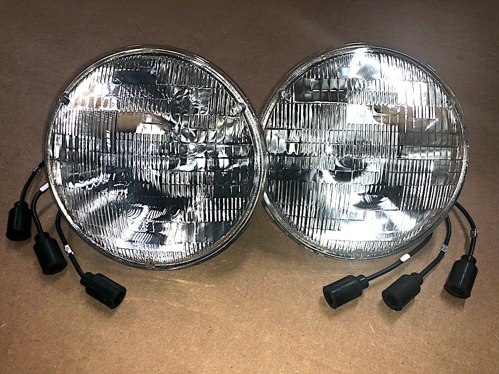 2 each- 28v 60w Headlights; 6240009663831 8741491 A-A-2044 A-A-2072 MS18008-4863