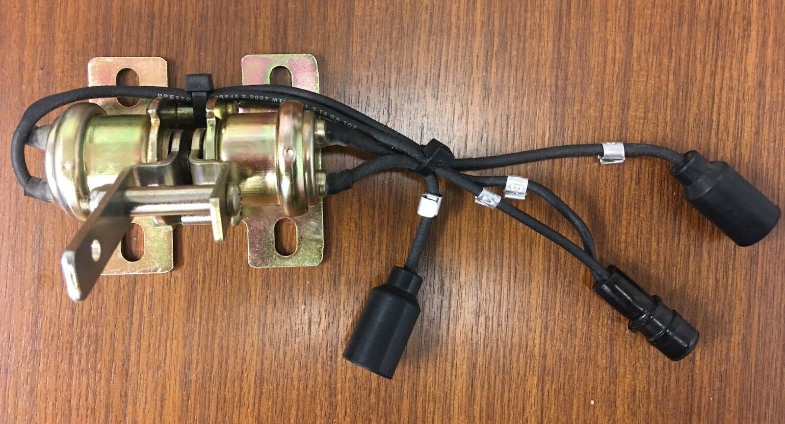 Switch , Brake Light ( Dual Lever ) ; Humvee Hummer ; 2540-01-410-8789  12460230