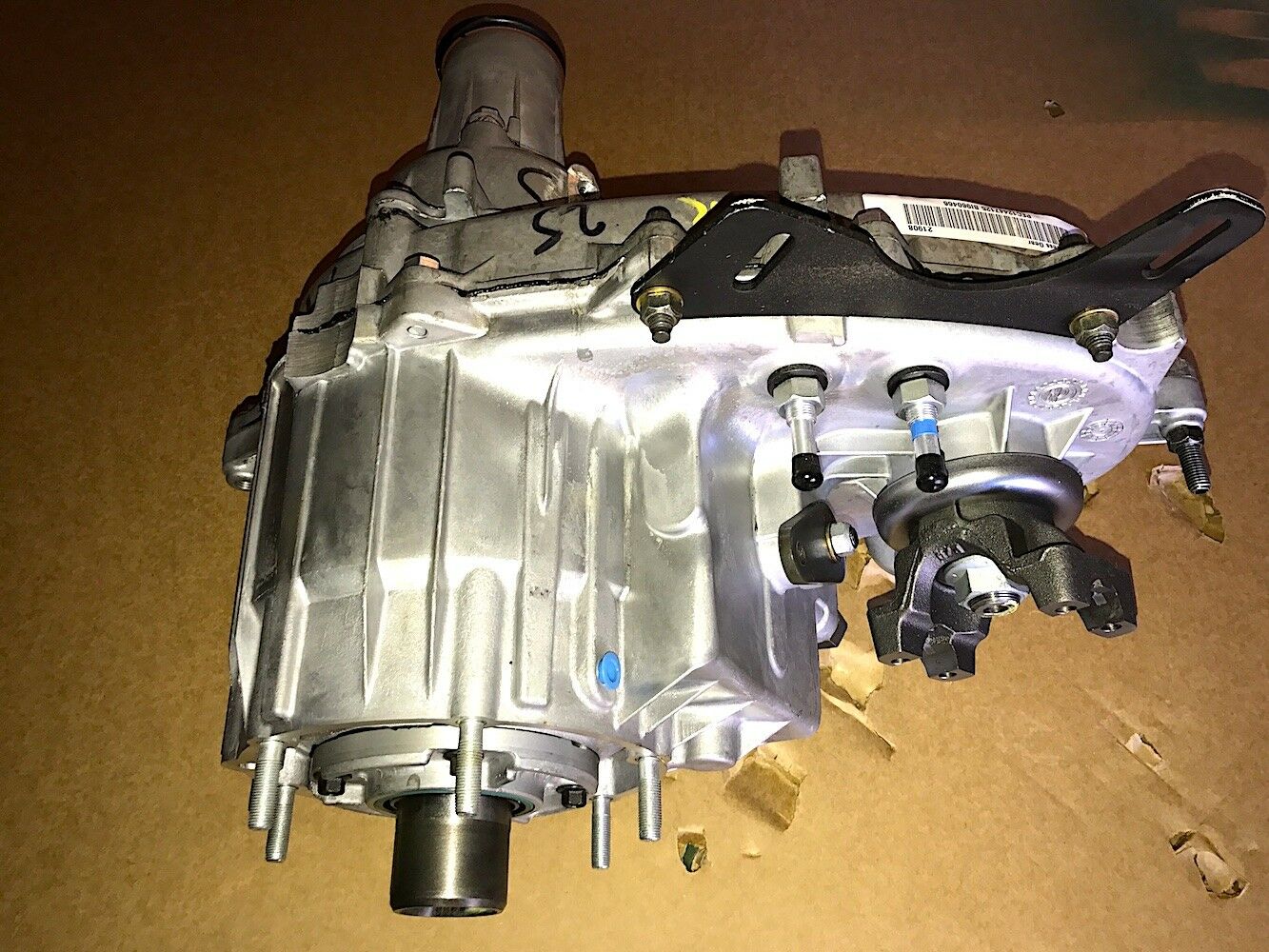 New TRANSFER CASE 242 ; Mil. Hummer ; EC12447125 6005789-A 21908 2520014092512