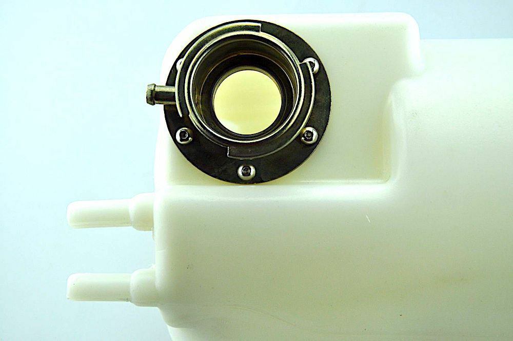TANK , RADIATOR , OVERFLOW ; USA Humvee ; 12340061 2930012565350 5596079