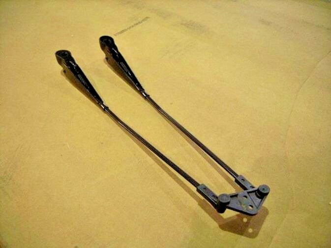 DOUBLE LEVER WINDSHIELD WIPER ; GDLS-CAT1 RG31A3 MRAP; R0071693 2540015576581