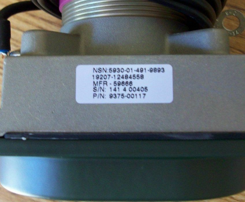 SWITCH , 24V MASTER LIGHT {Button Digital); Common ; 12484558 5930-01-491-9893