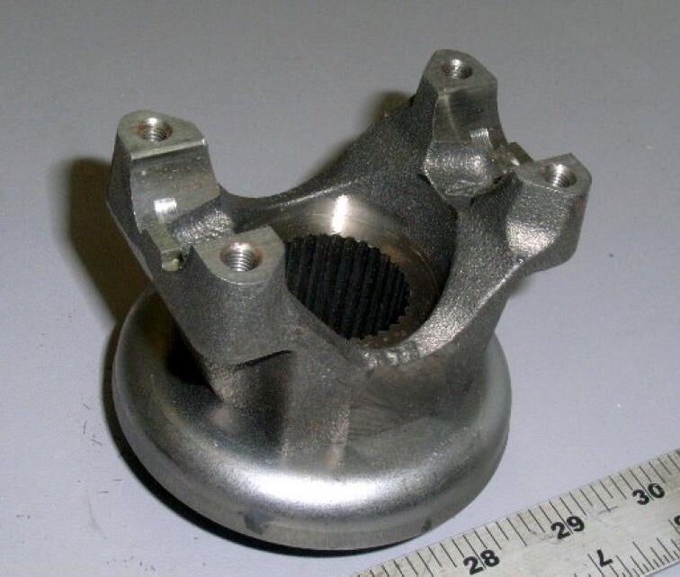 YOKE & SLINGER , OUTPUT FRONT TRANSFER, MIL. HUMMER ; 2520-01-168-7878 ; 5740013