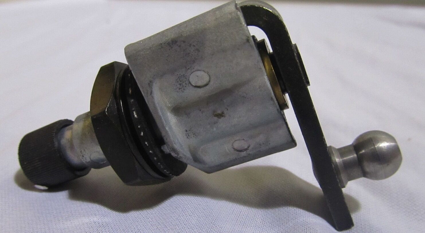 PIVOT ASM , WINDSHIELD WIPER ; M998 Humvee ; 12340660 2540-01-422-0253 5585157