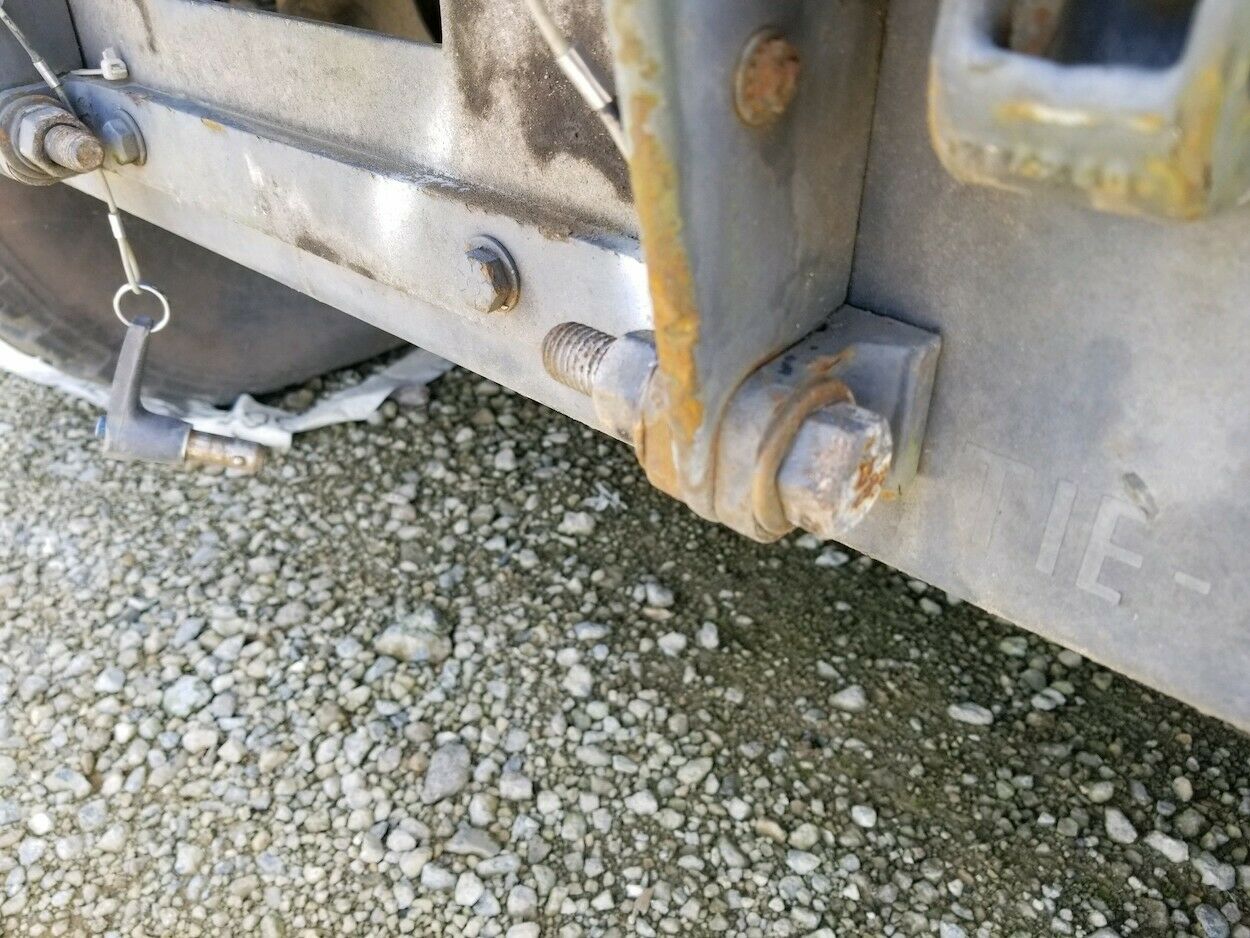 Bracket, Pivot (Brush Guard to Bumper) Mil. Hummer ; 2590-01-466-5095 12460279