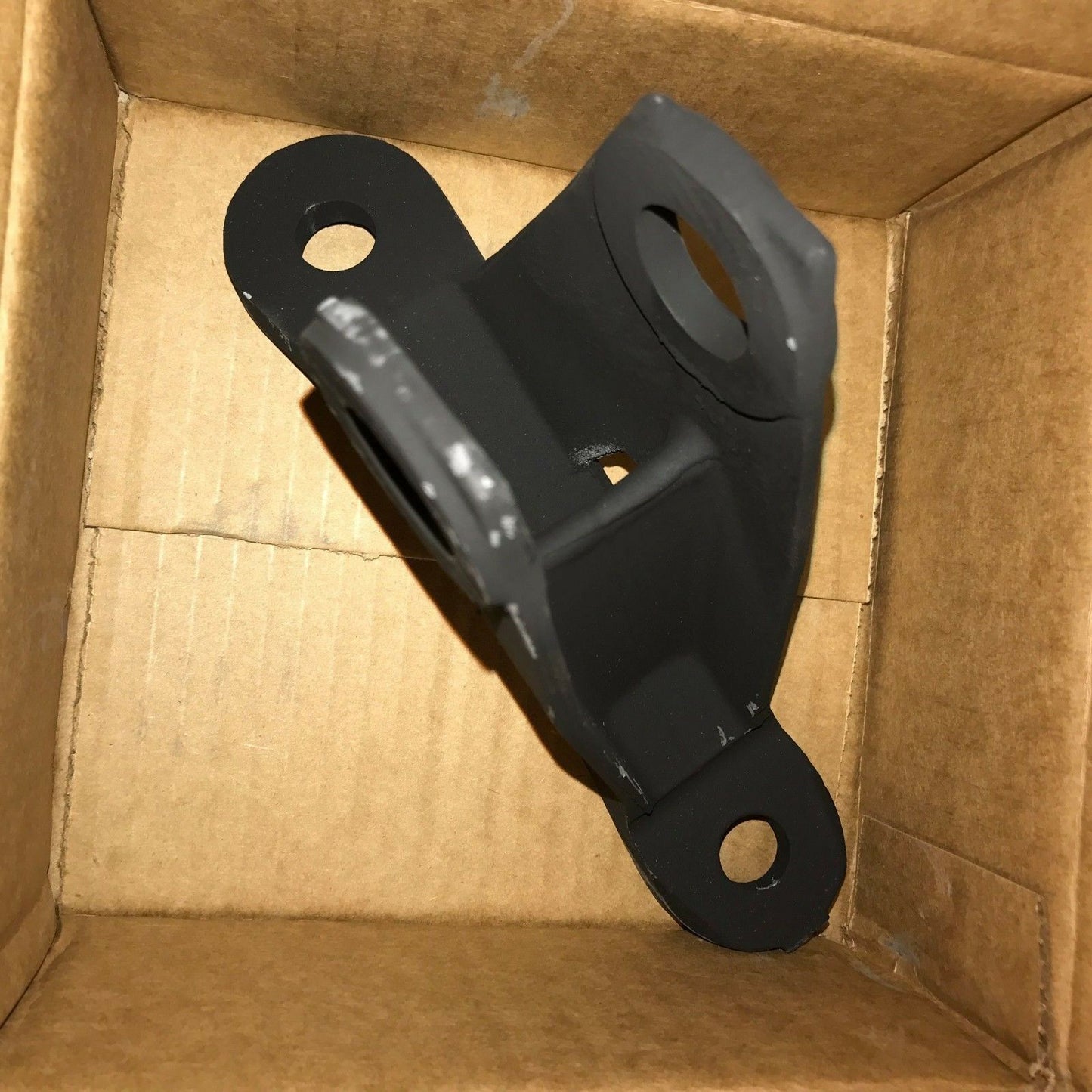 Shock Mount , LOWER ; H1 Mil. Hummer ; 2510011877037 12338315 5590363 5595537