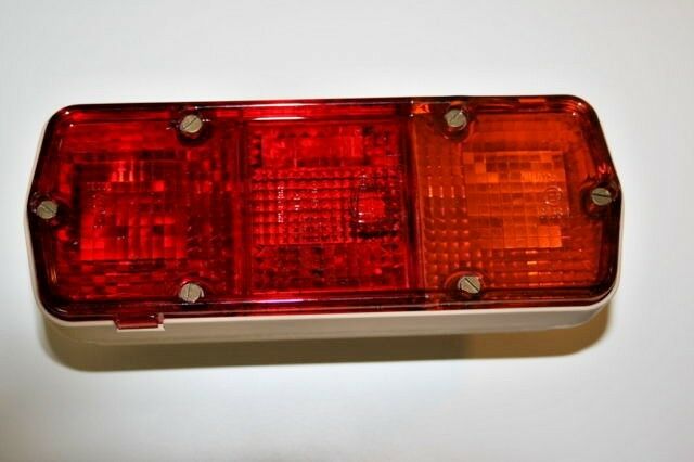 HD Military Tail Light ; Hella ; HEMT T ; 6220-01-557-5924  R0042822  6220000120