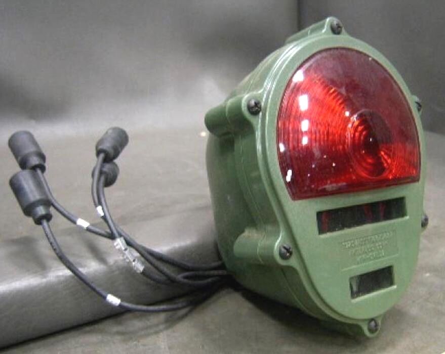 Tail-Light w/Green Plastic Housing&Red Lens; 11614157 MS52125-2 6220008801625