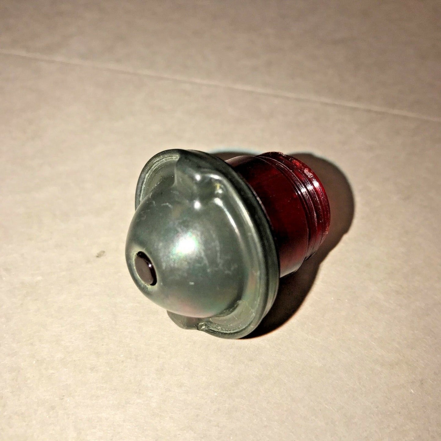 RED LENS w/hole thru GREEN CAP for INDICATOR LIGHT ; 7358622 6210-00-299-5564