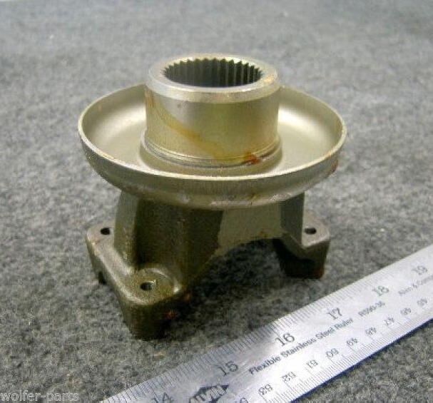 YOKE & SLINGER , OUTPUT FRONT TRANSFER, MIL. HUMMER ; 2520-01-168-7878 ; 5740013