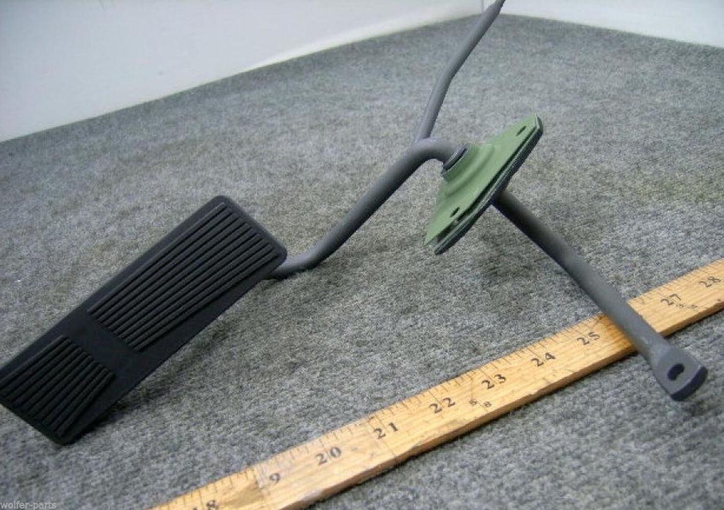 Lever , Fuel Throttle w/o Pedal ; 12460224 , 2540-01-439-7308 ; MIL. HUMMER M998