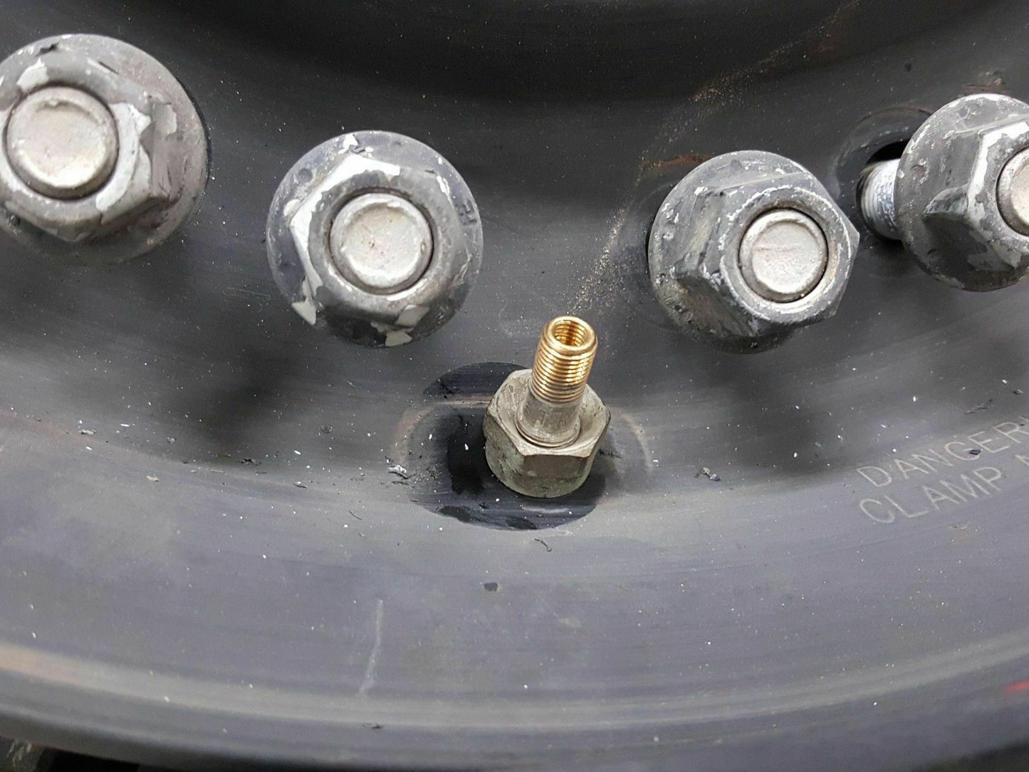 1 ea- Valve Stem, Radial Wheel&Tire ; Hummer M1151/52/65A1 ; 2640015626033 18112