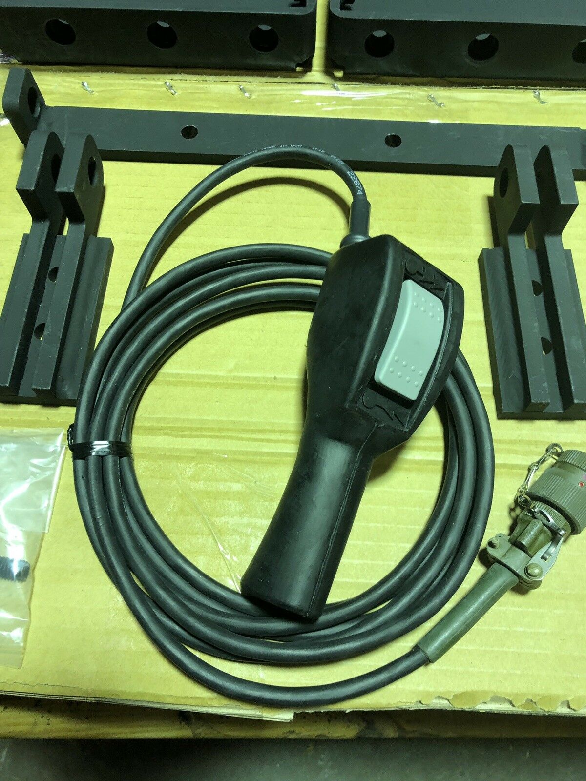 WARN WINCH KIT-24v (12,000 lb.) Humvee M1114 ; WAR-64402 6011785 6014450