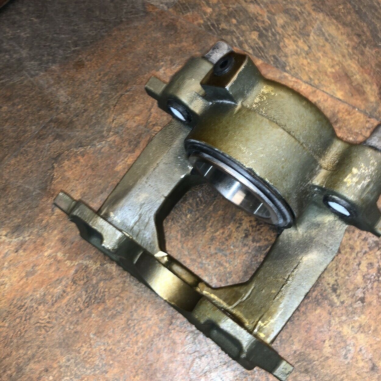 Front Brake Caliper - RH; Mil. Hummer H1; 2530-01-484-9574 103700-09 5745452