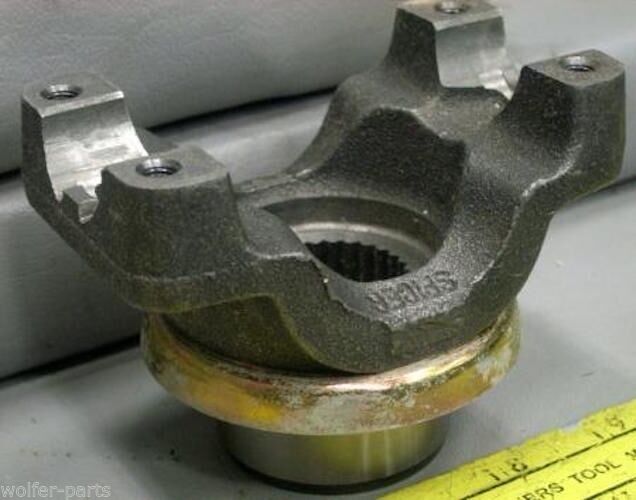 YOKE , INPUT FRONT DIFFERENTIAL; HUMMER H1 ; 2520-01-267-7371 12460374 5717032