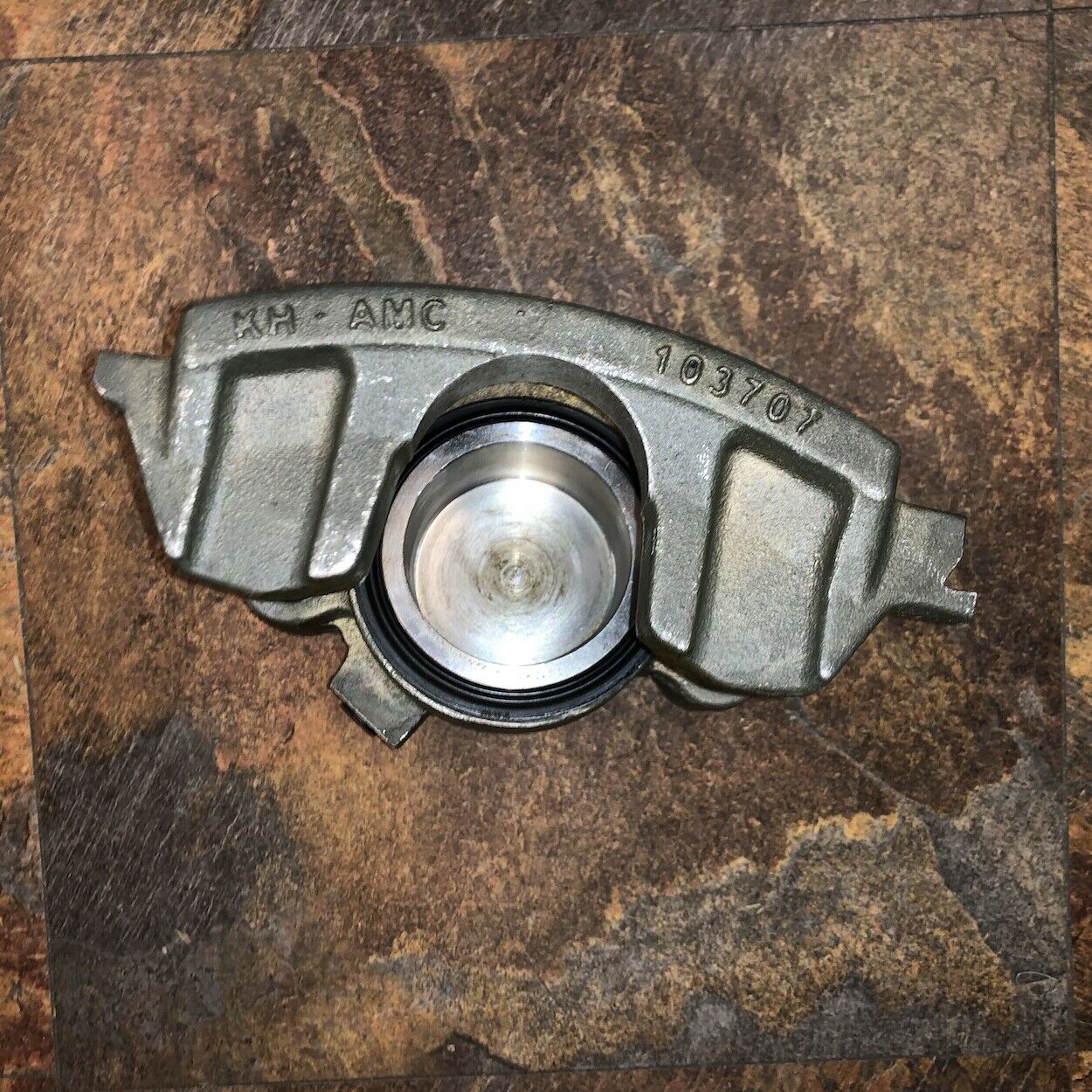 Front Brake Caliper - LH; Mil. Hummer  H1; 2530-01-484-9573  103700-10  5745454