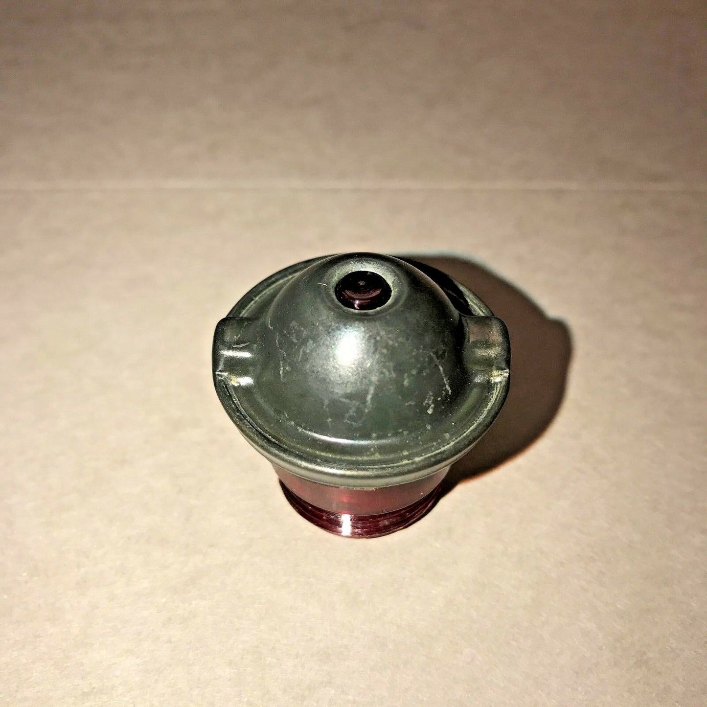 RED LENS w/hole thru GREEN CAP for INDICATOR LIGHT ; 7358622 6210-00-299-5564