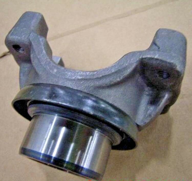 YOKE , INPUT REAR DIFFERENTIAL ; Humvee H1 ; 2520-01-432-3492 5937525 5936880-E