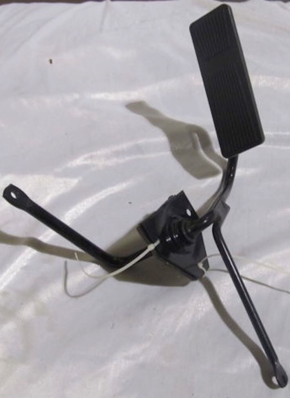 Fuel Pedal Assembly ; M998 Mil. Hummer ; 5583083 12338369 2540-01-217-2669