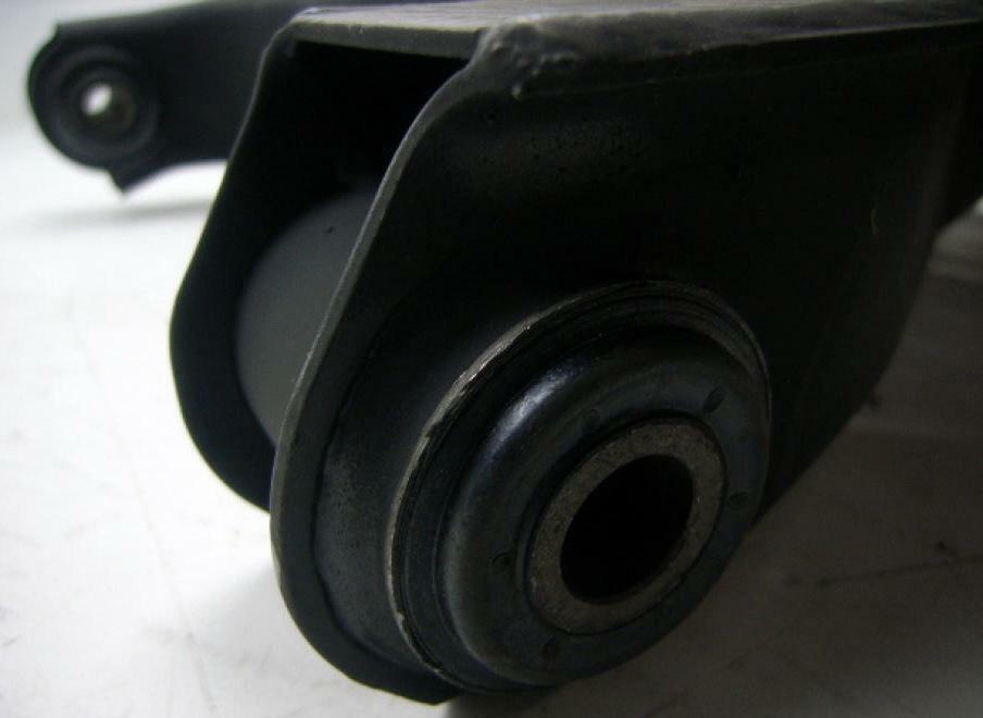 Control-Bracket, Lower-Rear RH & Front LH; Mil. Hummer ; 6030627 2530015548336