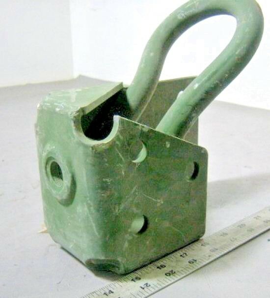 BRACKET , FRONT TIE-DOWN , RH ; Humvee Hummer M1114 ; 2590-01-412-7564 12447092