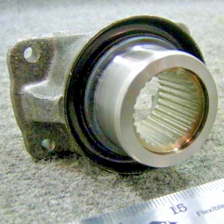 YOKE , INPUT REAR DIFFERENTIAL ; Humvee H1 ; 2520-01-432-3492 5937525 5936880-E